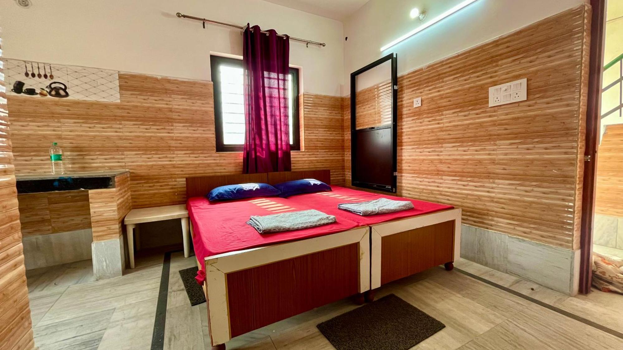 Laxmi Lodge Rishikesh Exterior photo